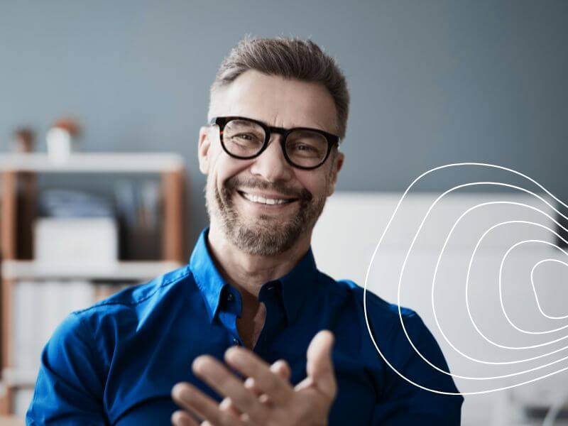 Mann-symbolisiert-praeventionsfaktor-gesund-arbeiten